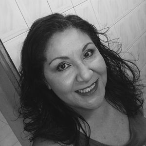 Meet your Posher, Elia